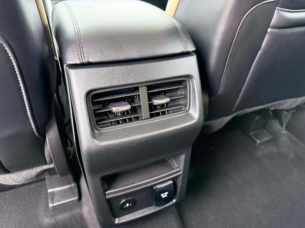 used 2023 Ford Edge car, priced at $25,224