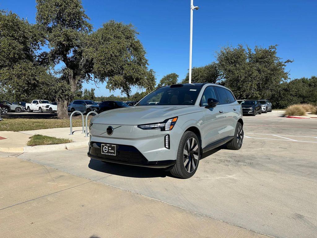 new 2025 Volvo EX90 car, priced at $90,135