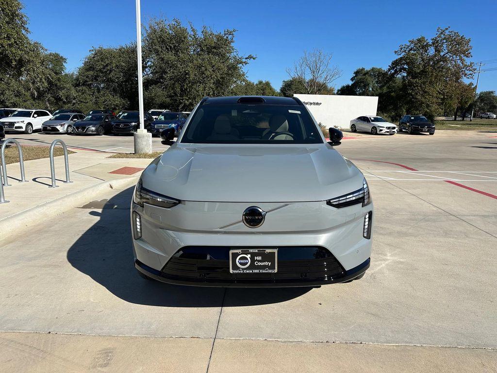 new 2025 Volvo EX90 car, priced at $90,135