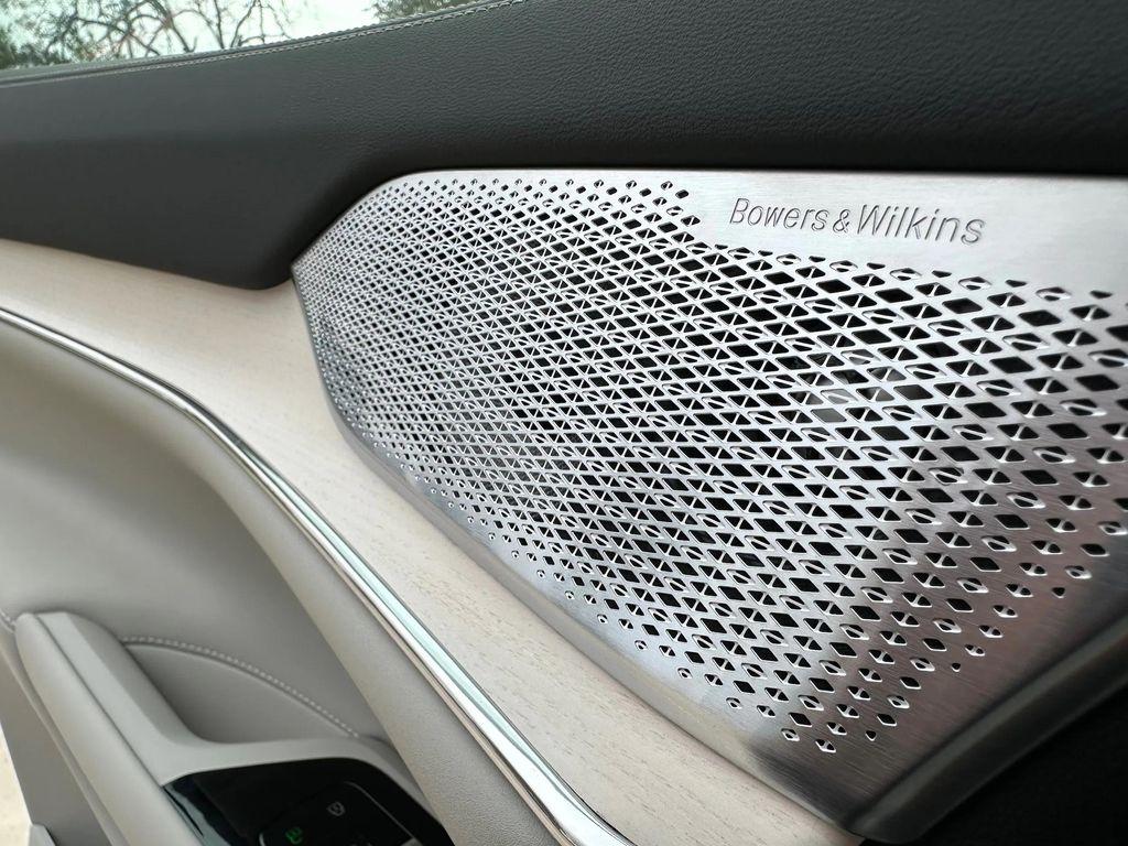 new 2025 Volvo EX90 car, priced at $92,185