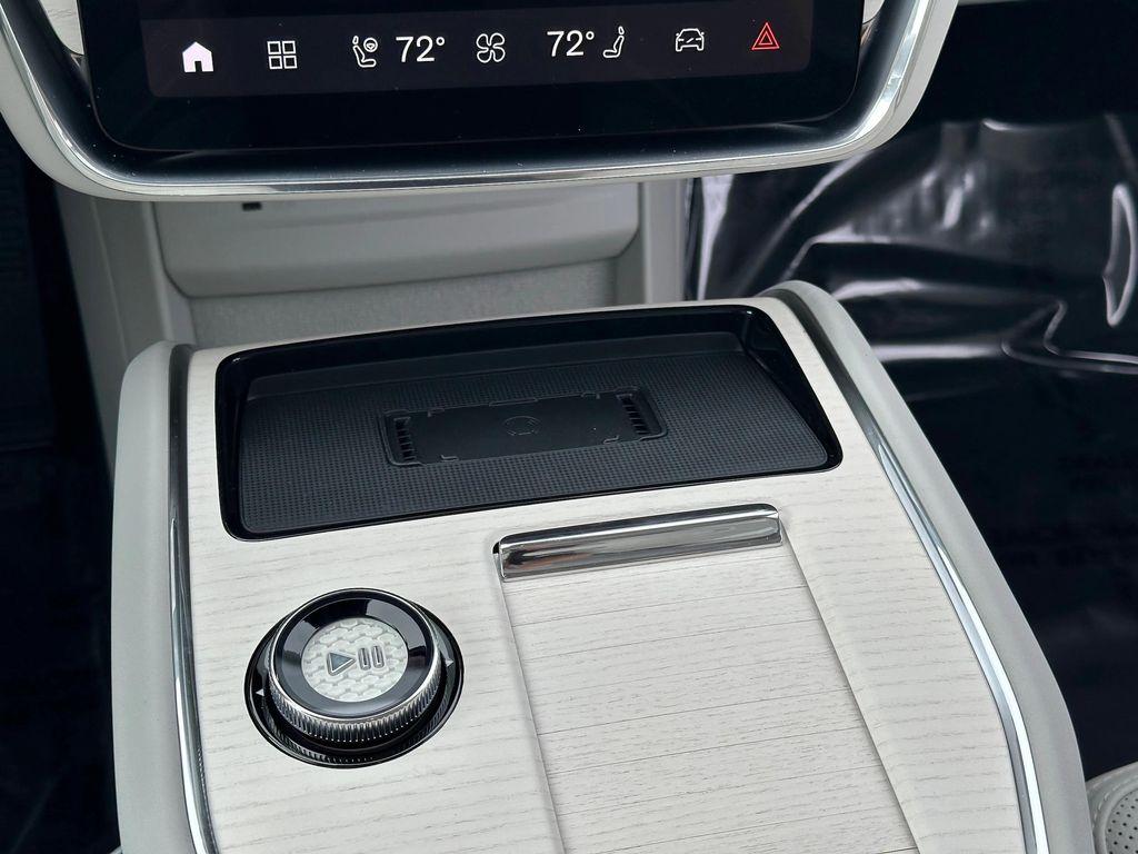 new 2025 Volvo EX90 car, priced at $92,185