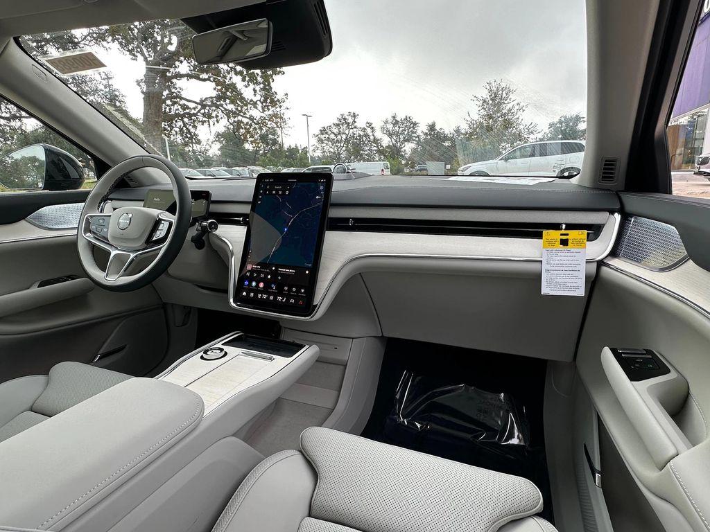 new 2025 Volvo EX90 car, priced at $92,185