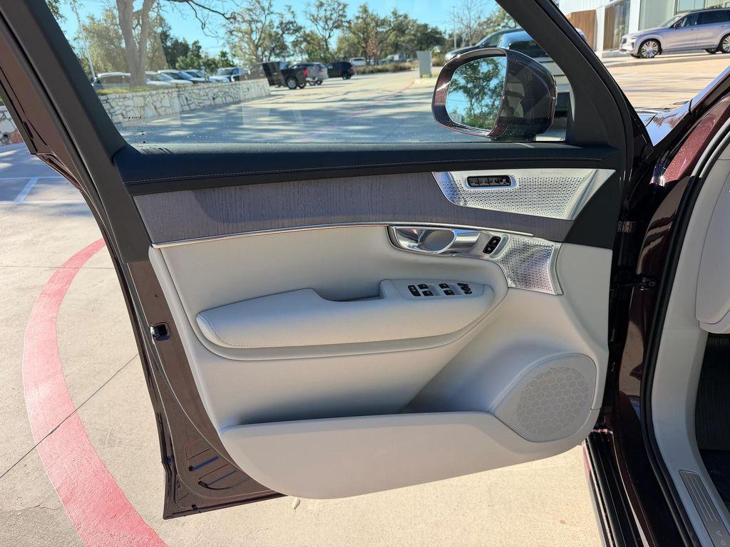new 2026 Volvo XC90 car, priced at $85,775