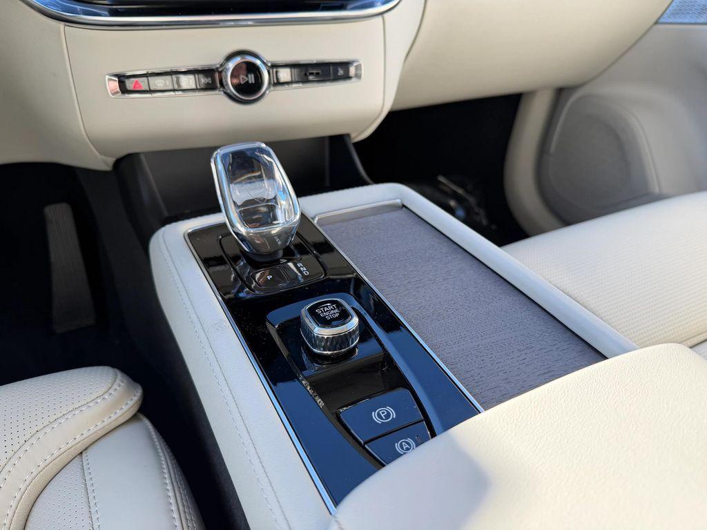 new 2026 Volvo XC90 car, priced at $85,775