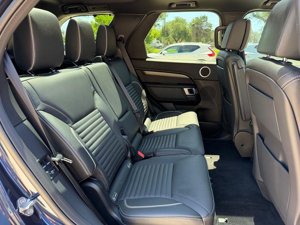 used 2018 Land Rover Discovery car, priced at $18,925