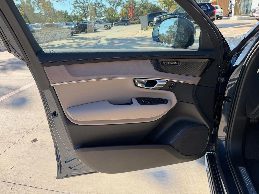 new 2026 Volvo XC90 Plug-In Hybrid car, priced at $83,900