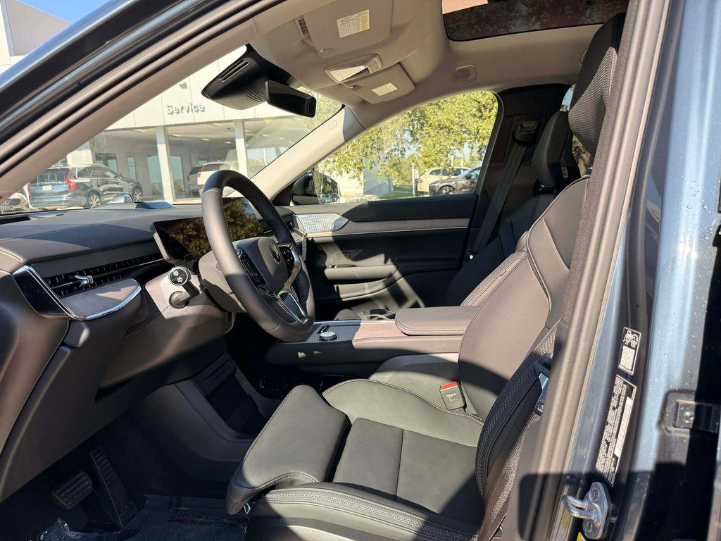 new 2025 Volvo EX90 car, priced at $94,065