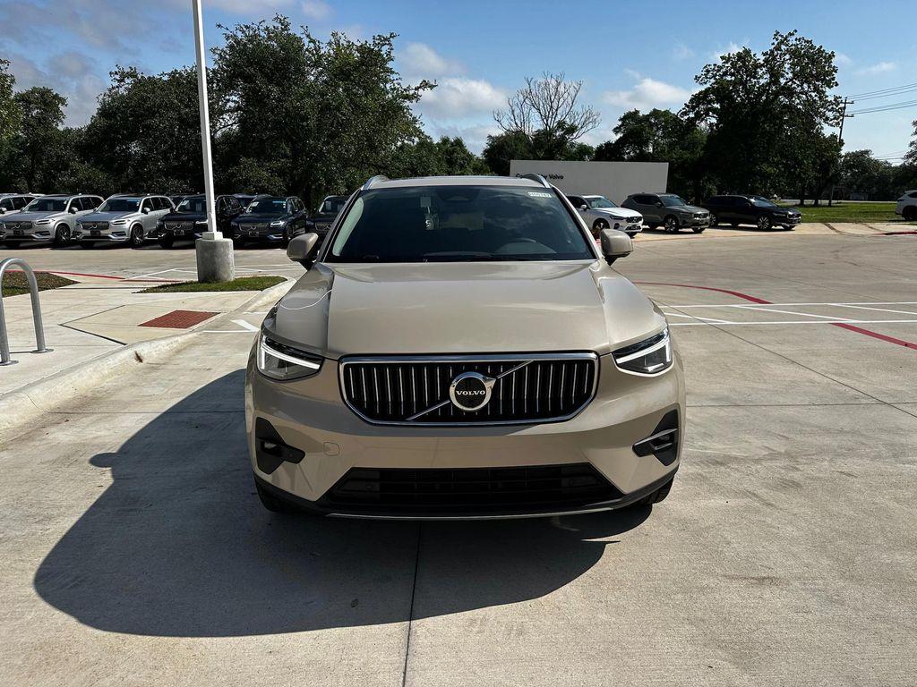 used 2025 Volvo XC40 car, priced at $45,010