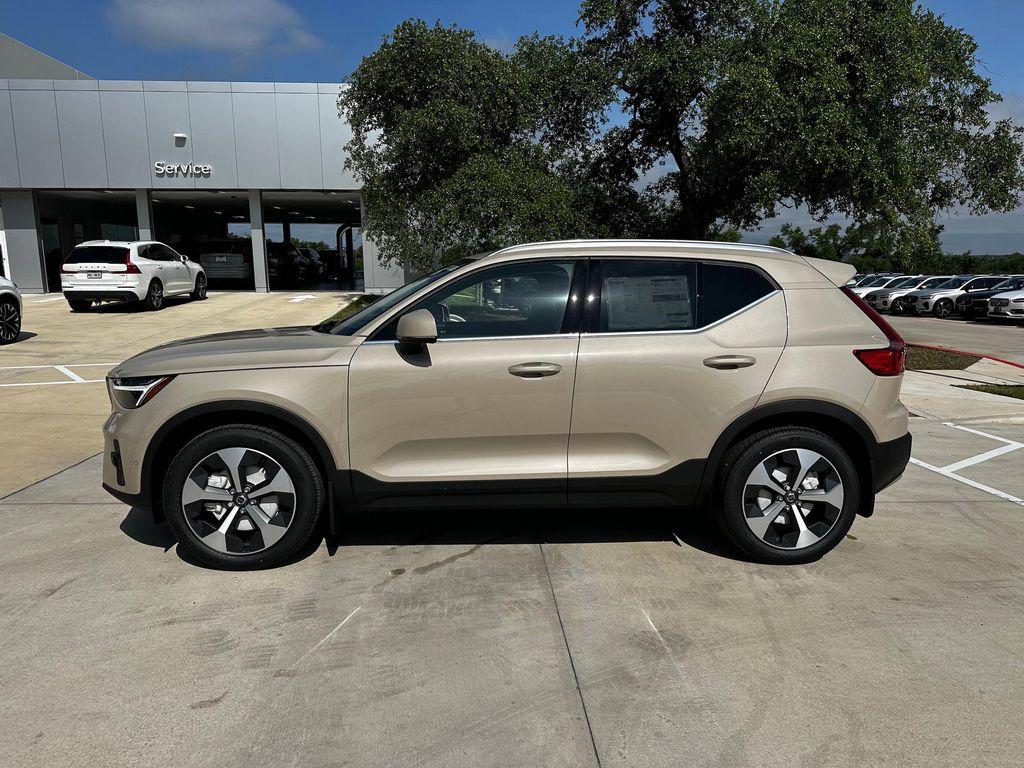 used 2025 Volvo XC40 car, priced at $45,010