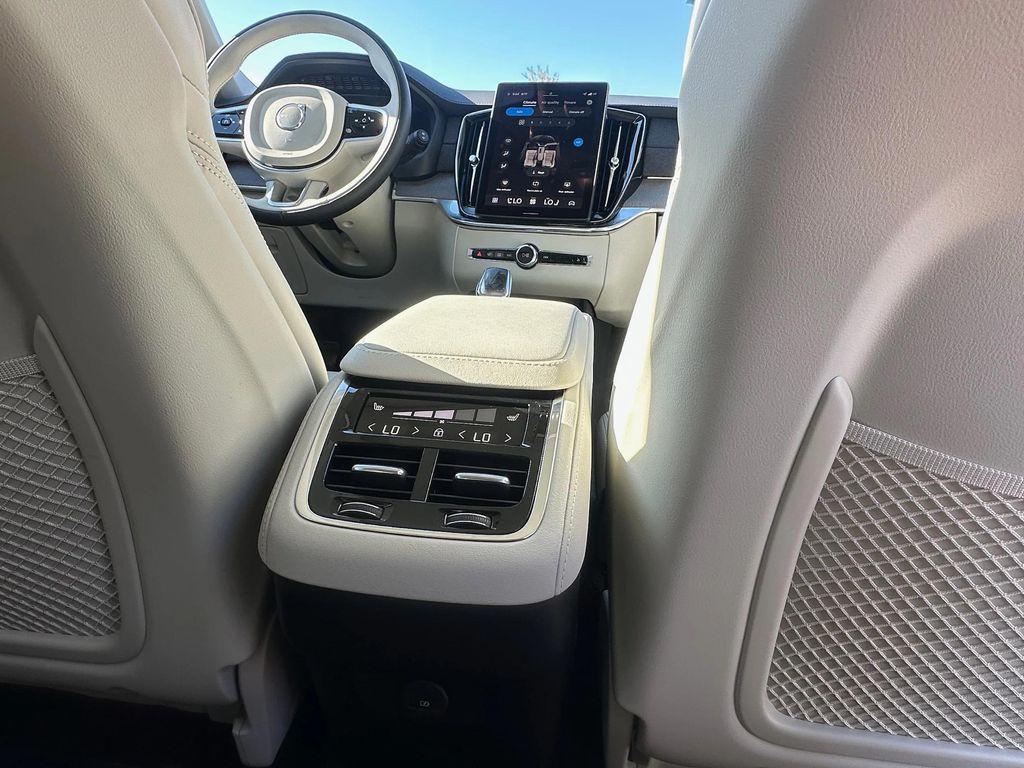 new 2026 Volvo XC90 car, priced at $77,405