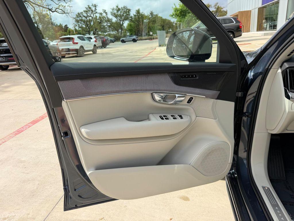 new 2026 Volvo XC90 Plug-In Hybrid car, priced at $87,595