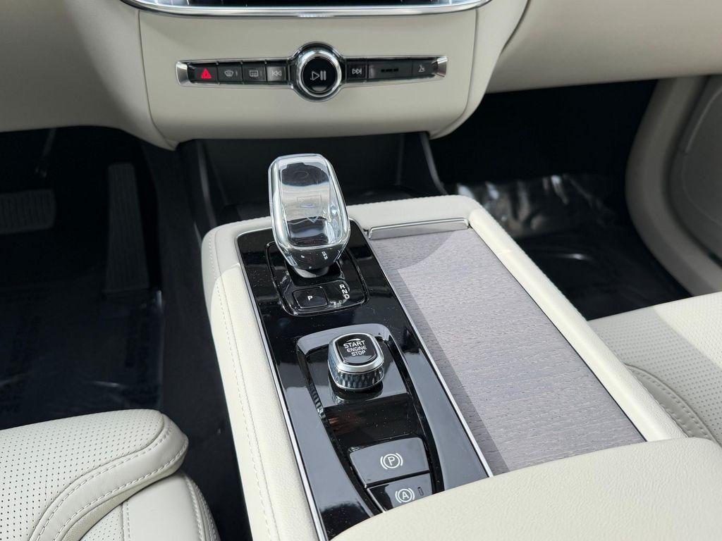 new 2026 Volvo XC90 Plug-In Hybrid car, priced at $87,595