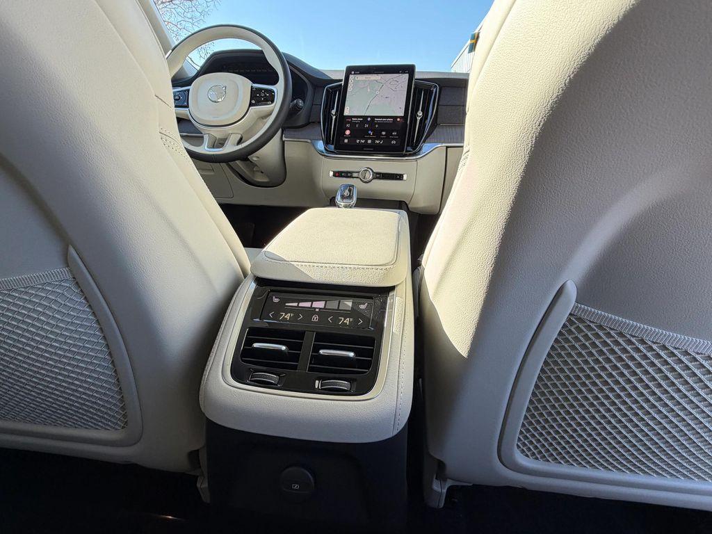 new 2026 Volvo XC90 Plug-In Hybrid car, priced at $85,745