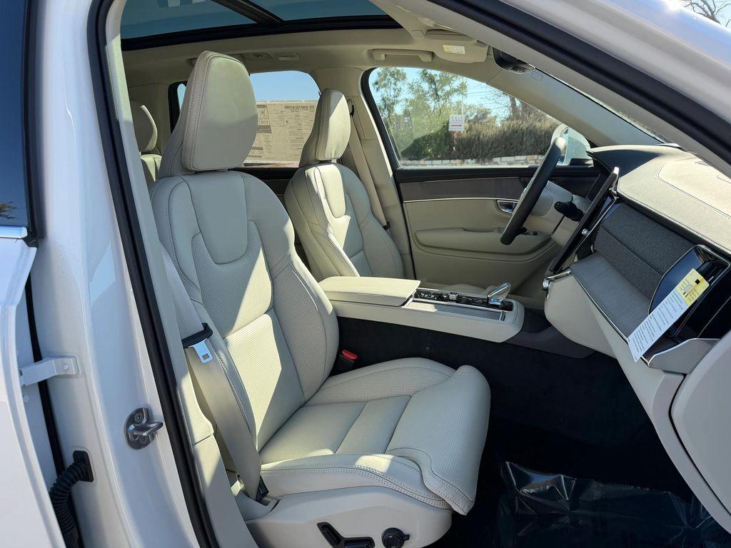 new 2026 Volvo XC90 Plug-In Hybrid car, priced at $85,745