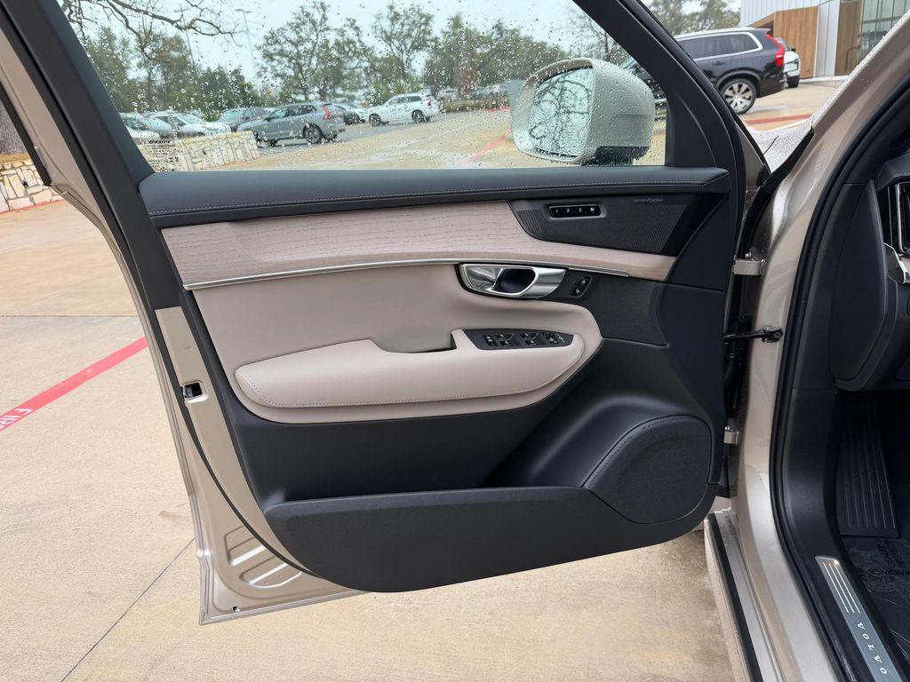 new 2026 Volvo XC90 Plug-In Hybrid car, priced at $81,995