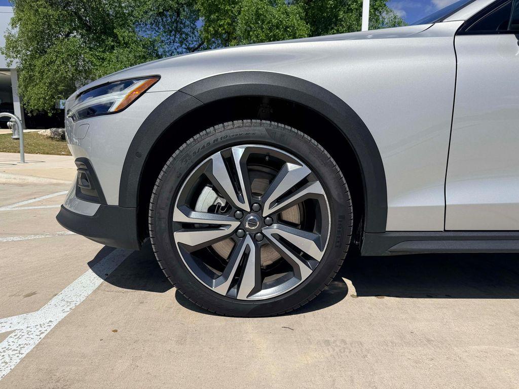 used 2025 Volvo V60 Cross Country car, priced at $39,925