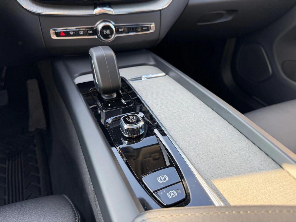 used 2025 Volvo XC60 car, priced at $38,700