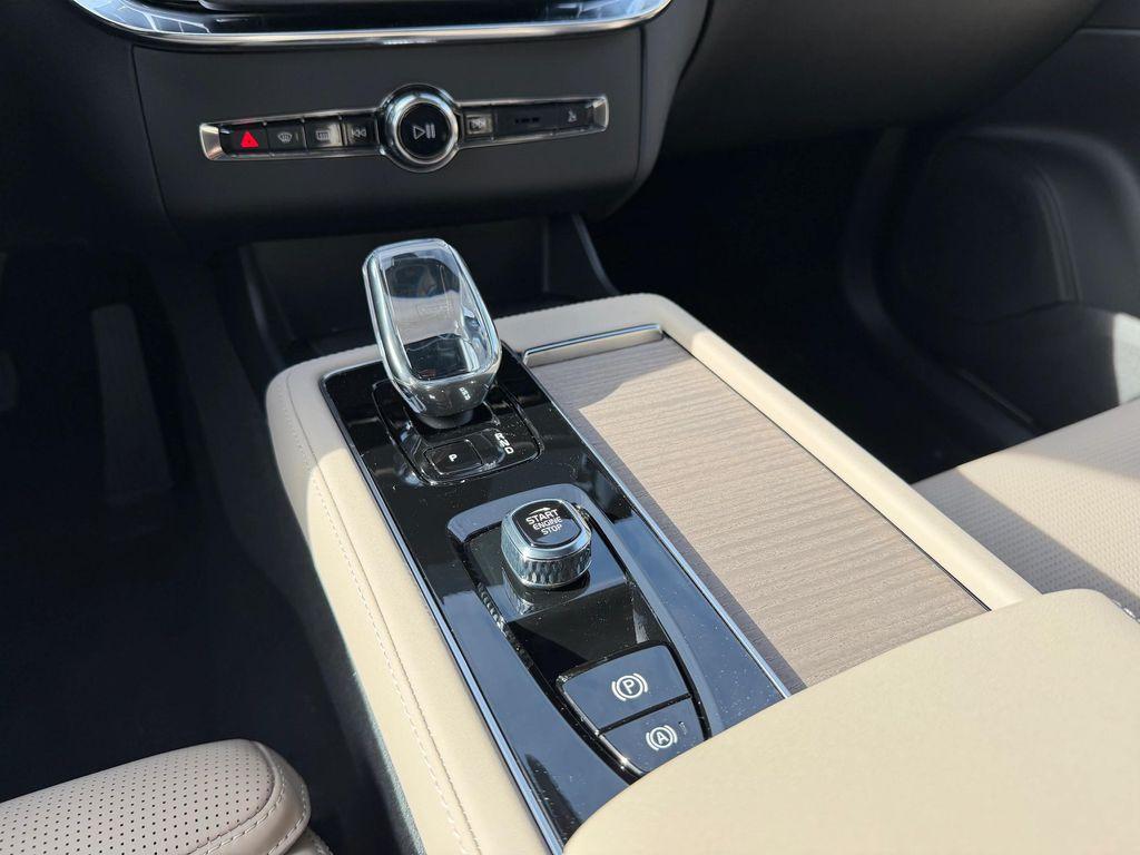 new 2026 Volvo XC90 Plug-In Hybrid car, priced at $91,095