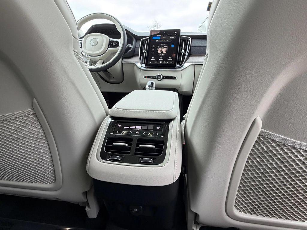 new 2026 Volvo XC90 car, priced at $75,155