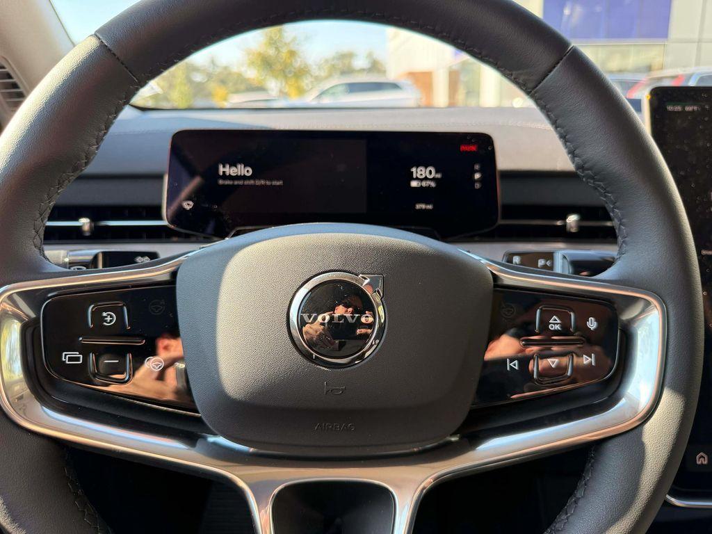 new 2025 Volvo EX90 car, priced at $93,840