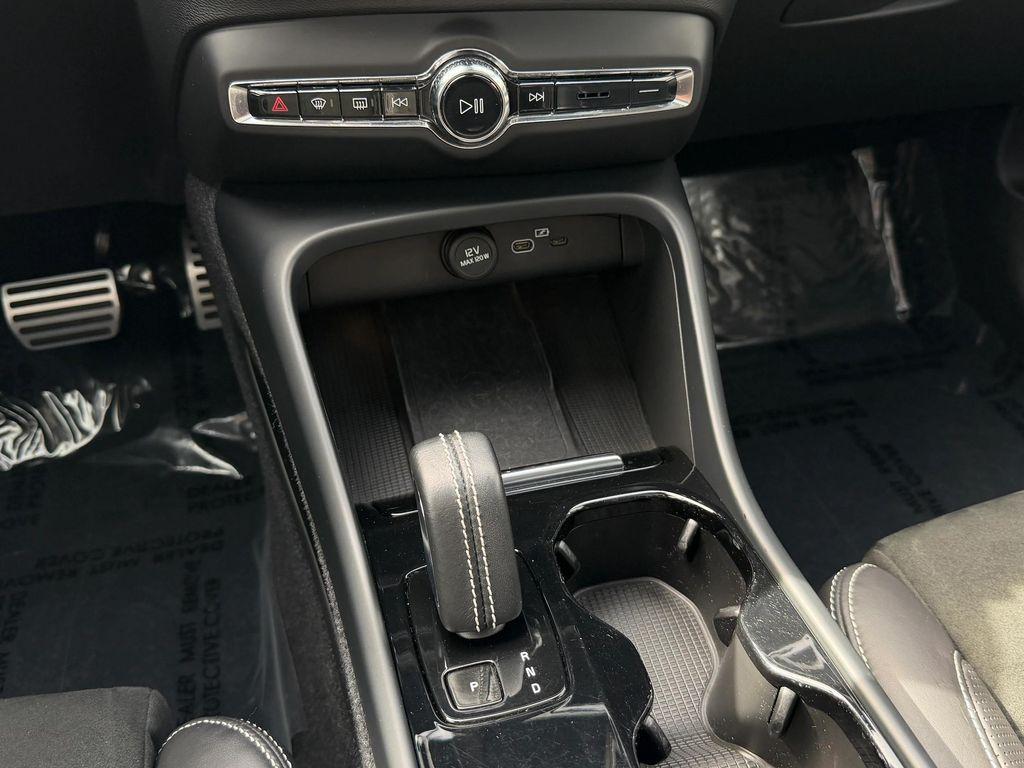 used 2021 Volvo XC40 Recharge Pure Electric car, priced at $24,900