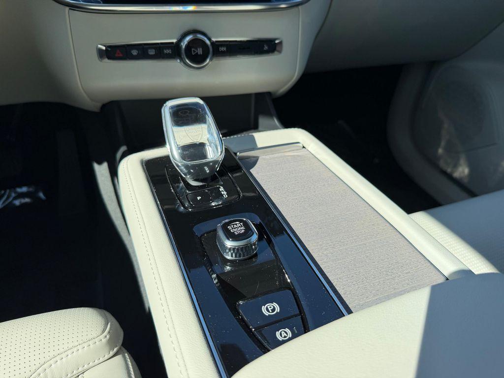 new 2026 Volvo XC90 Plug-In Hybrid car, priced at $86,965