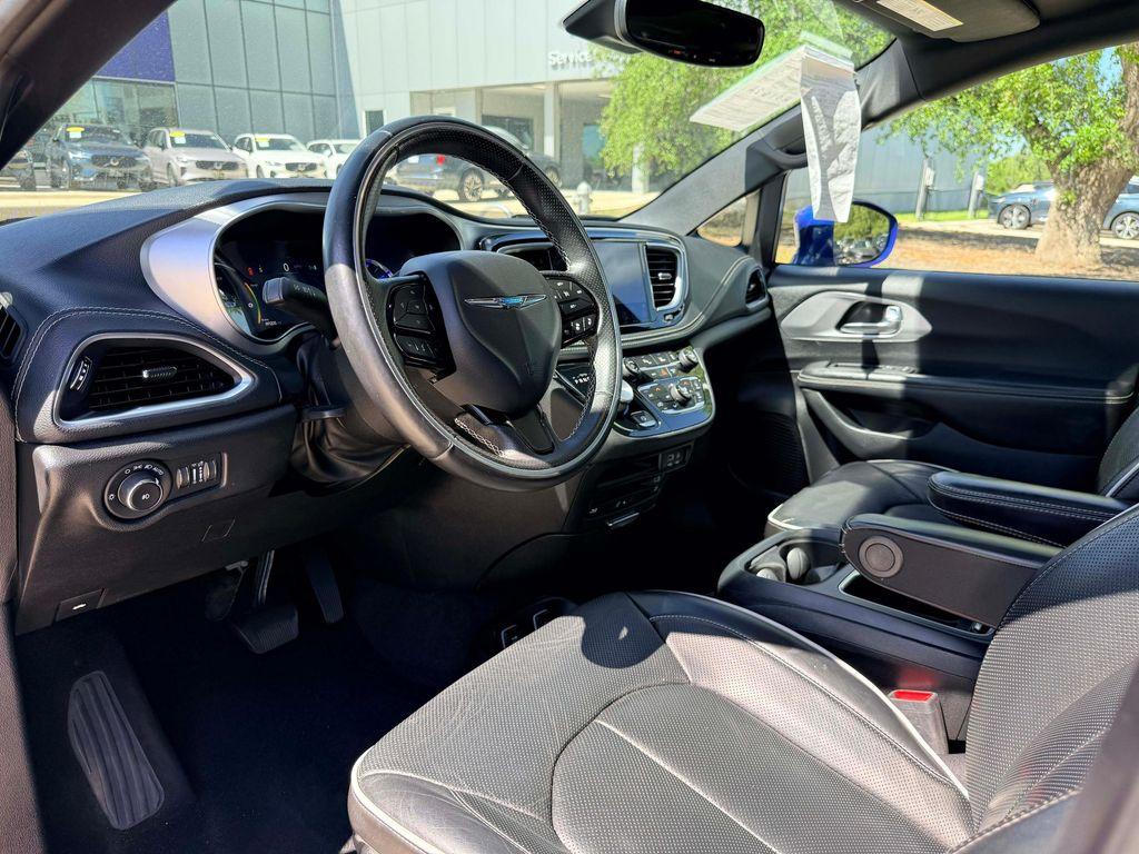 used 2020 Chrysler Pacifica Hybrid car, priced at $20,900