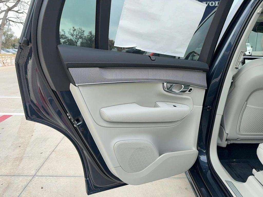 new 2026 Volvo XC90 car, priced at $75,270