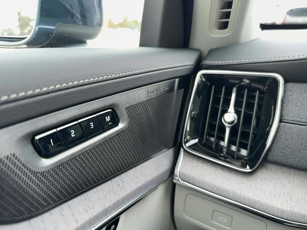 new 2026 Volvo XC90 car, priced at $75,270
