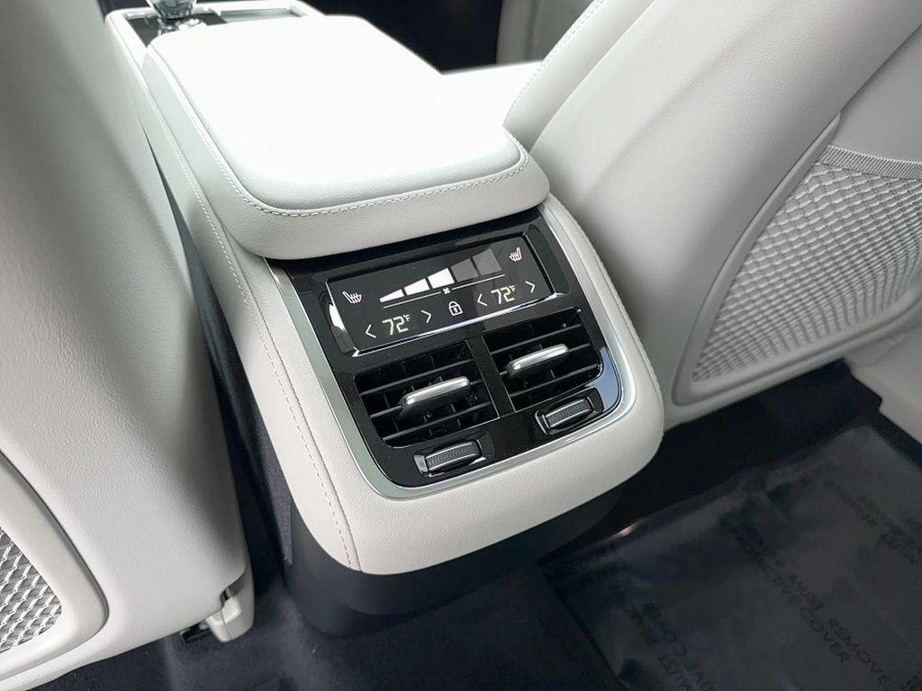 new 2026 Volvo XC90 car, priced at $75,270