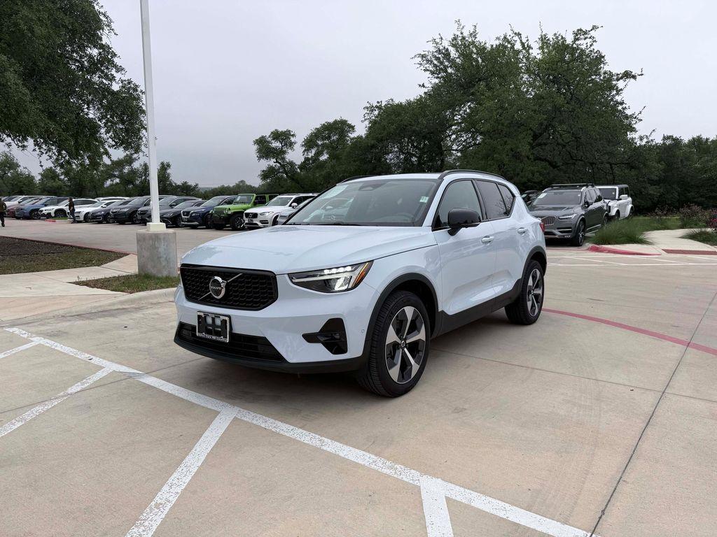 used 2025 Volvo XC40 car, priced at $40,925