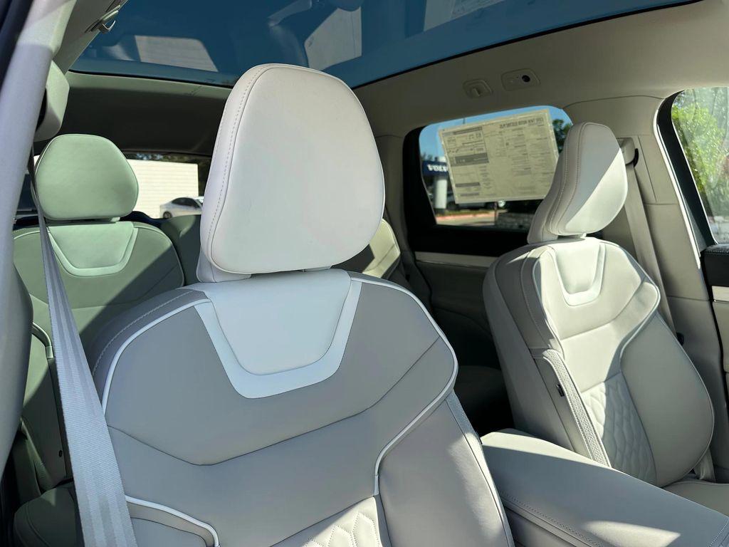 new 2025 Volvo EX90 car, priced at $82,965