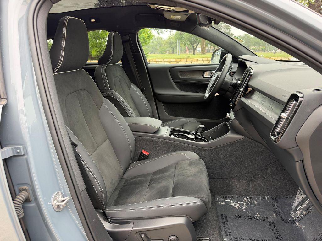 used 2023 Volvo C40 Recharge Pure Electric car, priced at $31,925