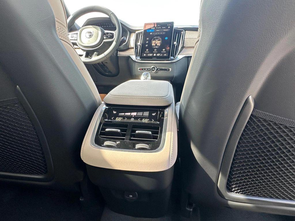 new 2026 Volvo XC90 car, priced at $71,825