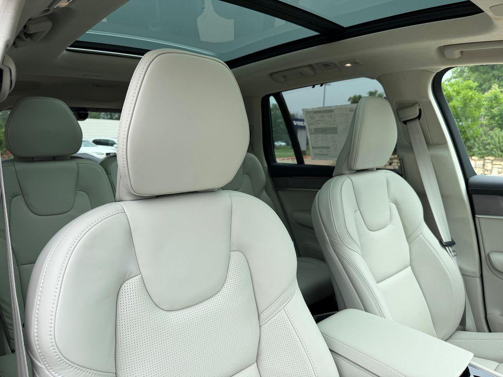 new 2026 Volvo XC90 Plug-In Hybrid car, priced at $96,205