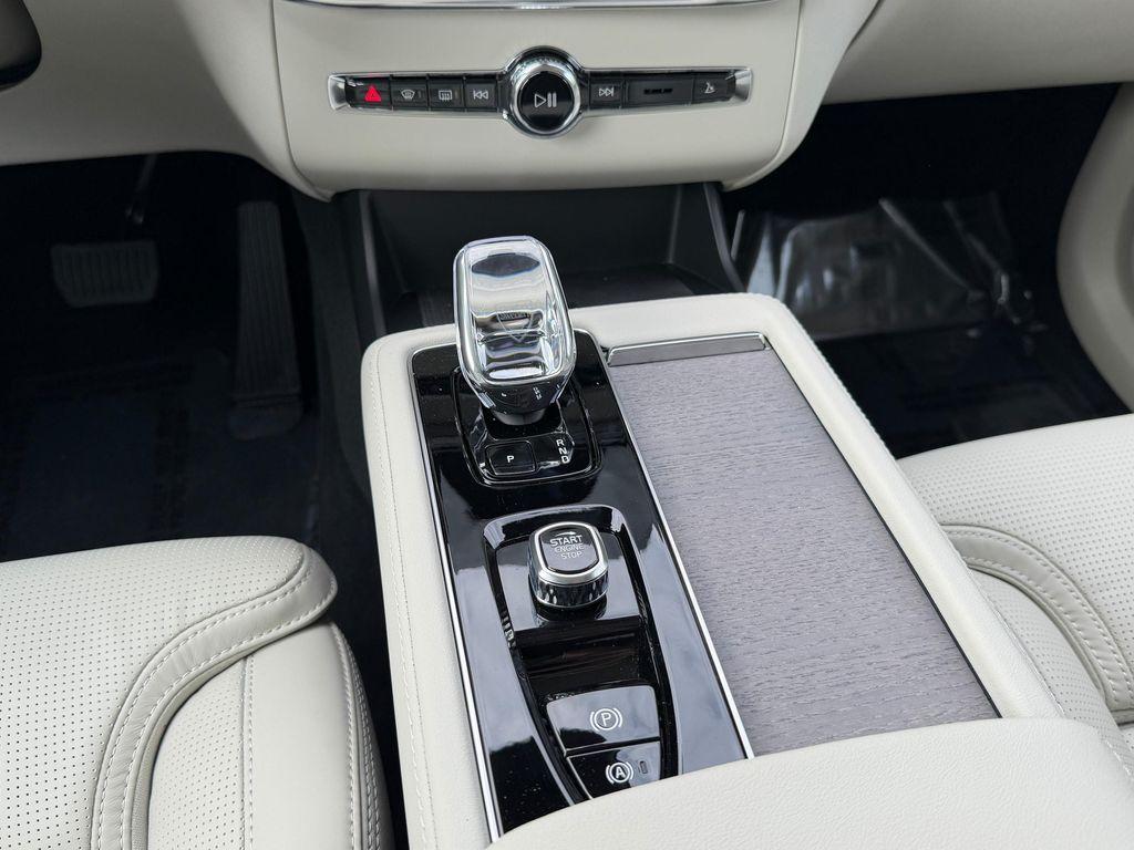 new 2026 Volvo XC90 car, priced at $77,720