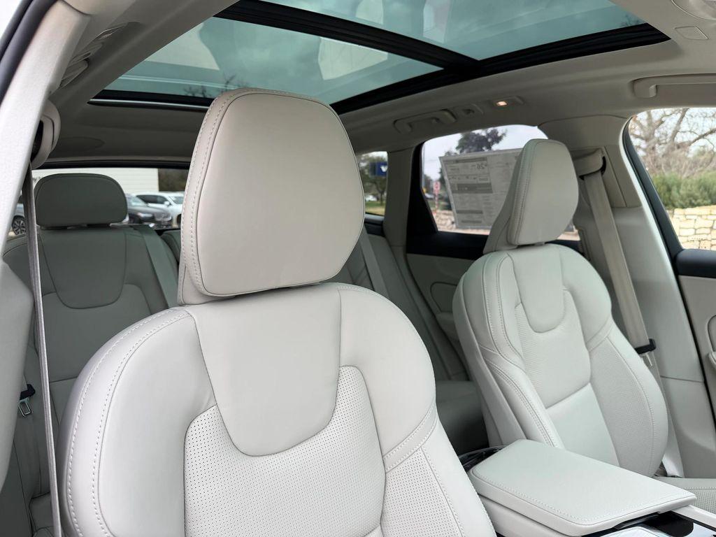 new 2026 Volvo XC60 car, priced at $67,625