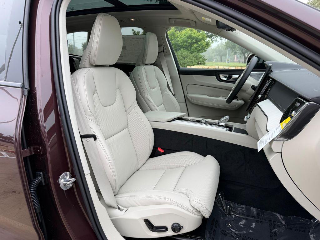 new 2026 Volvo XC60 Plug-In Hybrid car, priced at $85,625