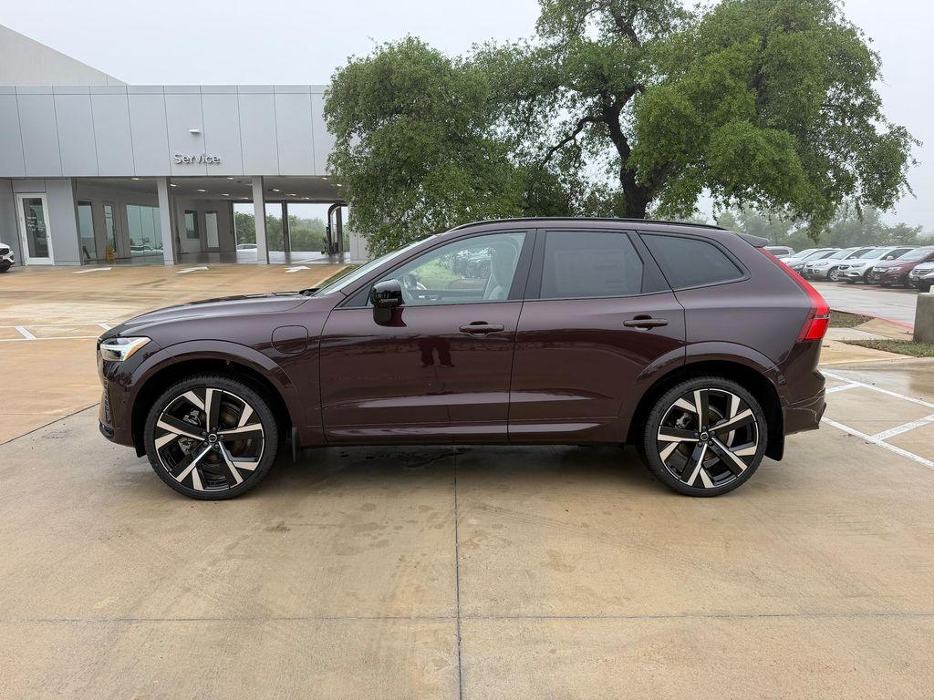new 2026 Volvo XC60 Plug-In Hybrid car, priced at $85,625