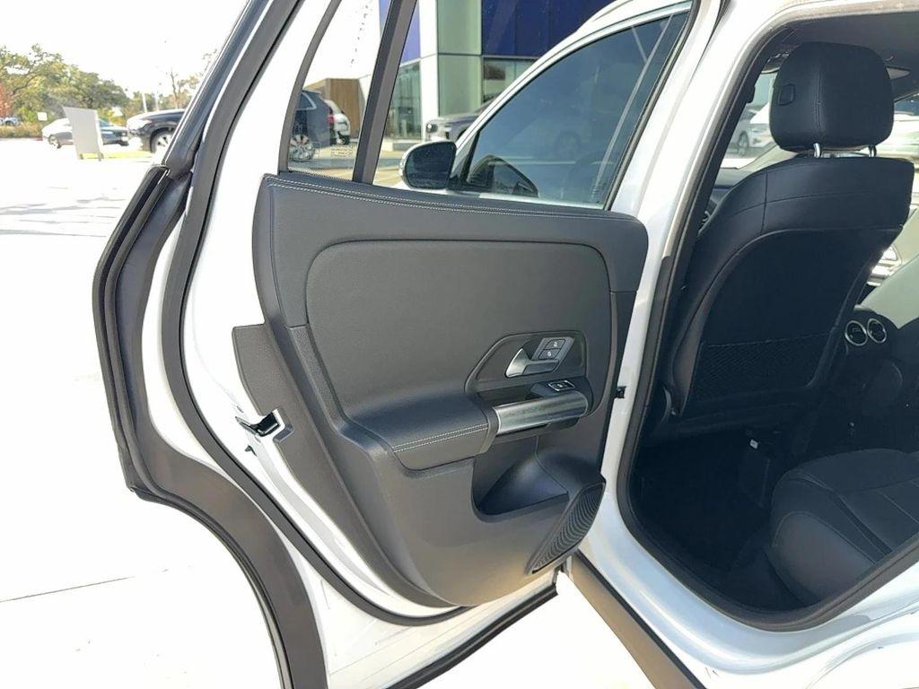 used 2021 Mercedes-Benz GLA 250 car, priced at $19,300