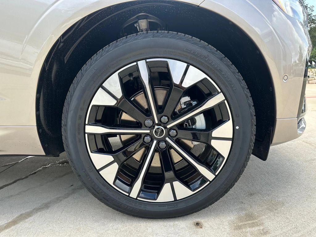 new 2026 Volvo XC60 car, priced at $57,985