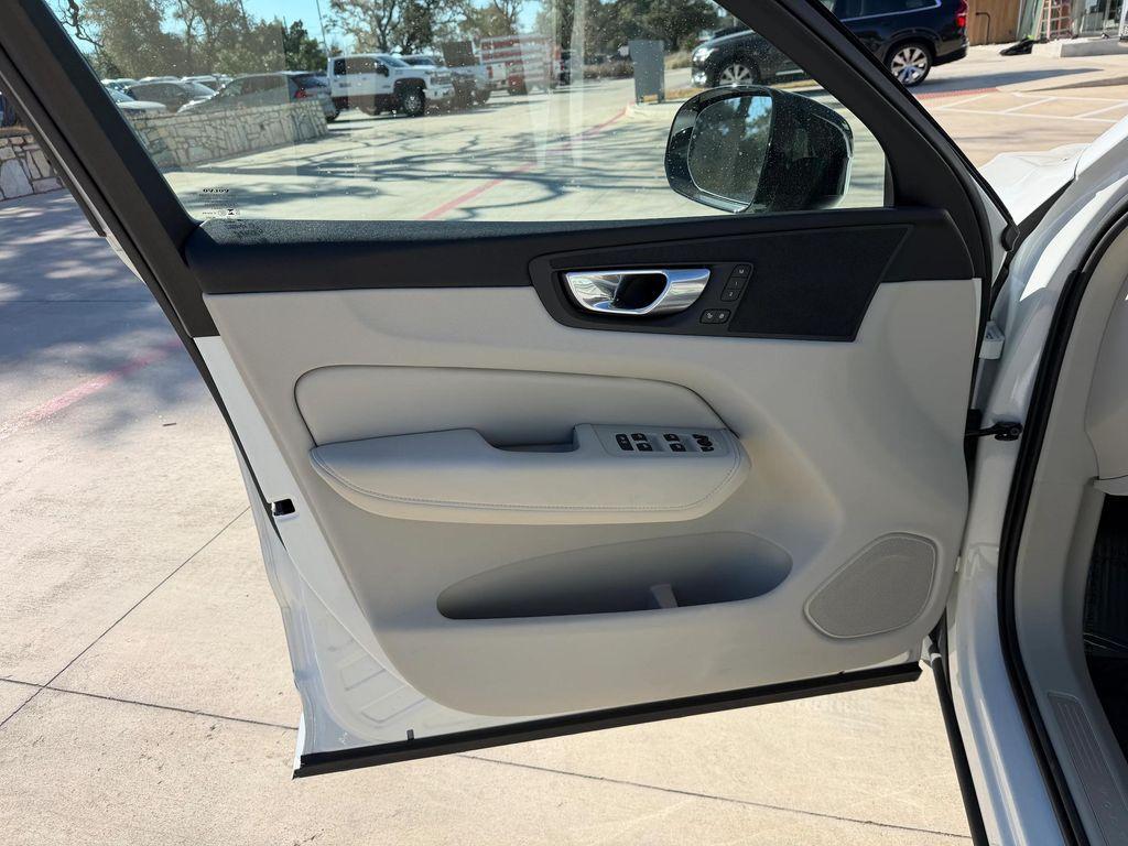 used 2023 Volvo XC60 car, priced at $34,900