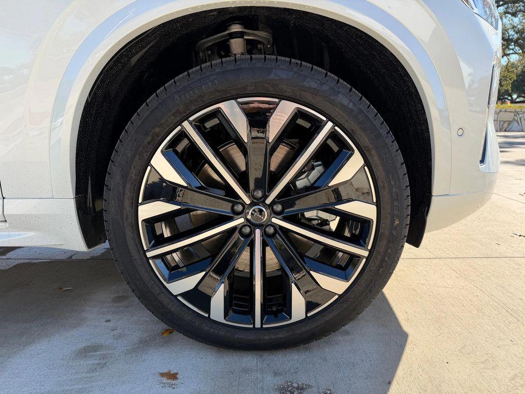 new 2026 Volvo XC90 Plug-In Hybrid car, priced at $81,875