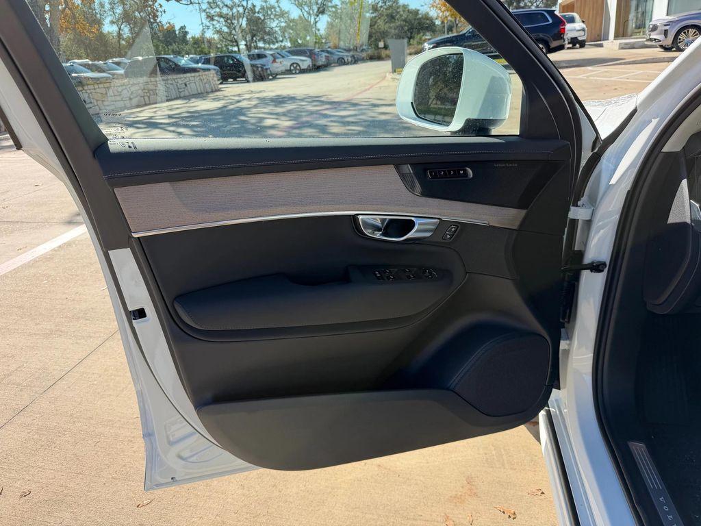 new 2026 Volvo XC90 Plug-In Hybrid car, priced at $81,875