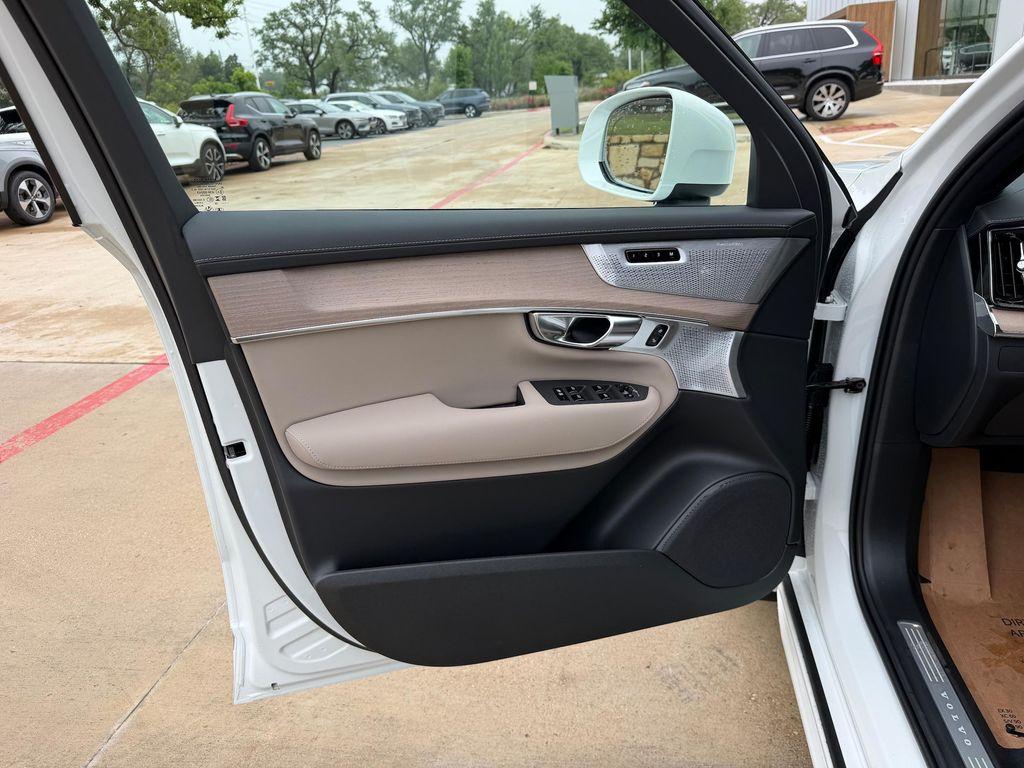 new 2026 Volvo XC90 Plug-In Hybrid car, priced at $94,295