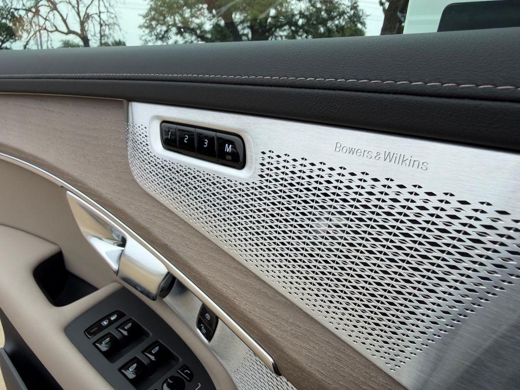 new 2026 Volvo XC90 Plug-In Hybrid car, priced at $94,295