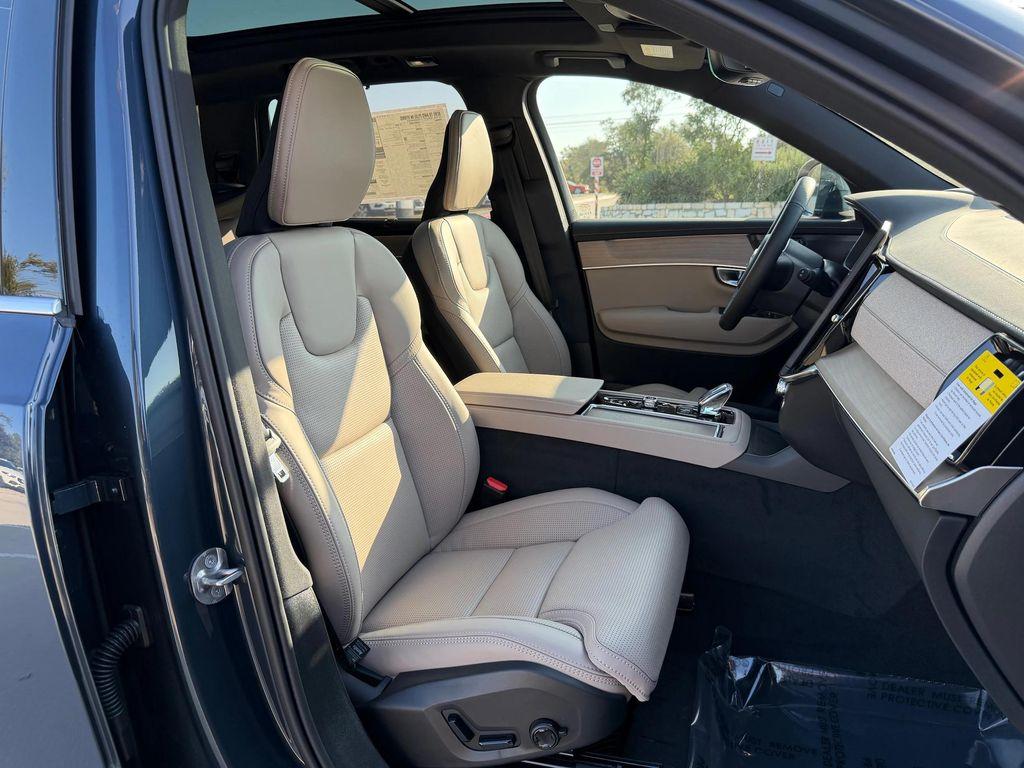 new 2026 Volvo XC90 Plug-In Hybrid car, priced at $84,695