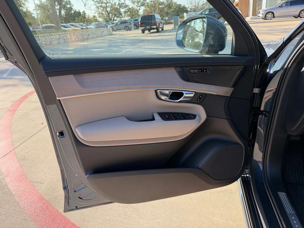 new 2026 Volvo XC90 Plug-In Hybrid car, priced at $84,695