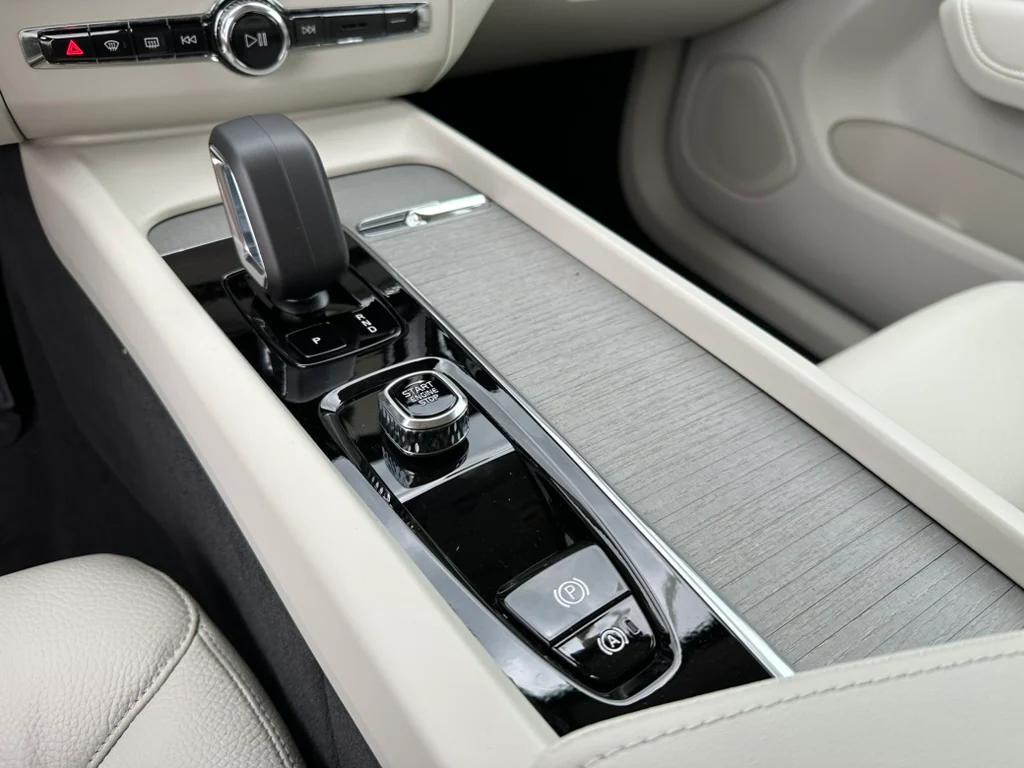 used 2024 Volvo XC60 Recharge Plug-In Hybrid car, priced at $53,240