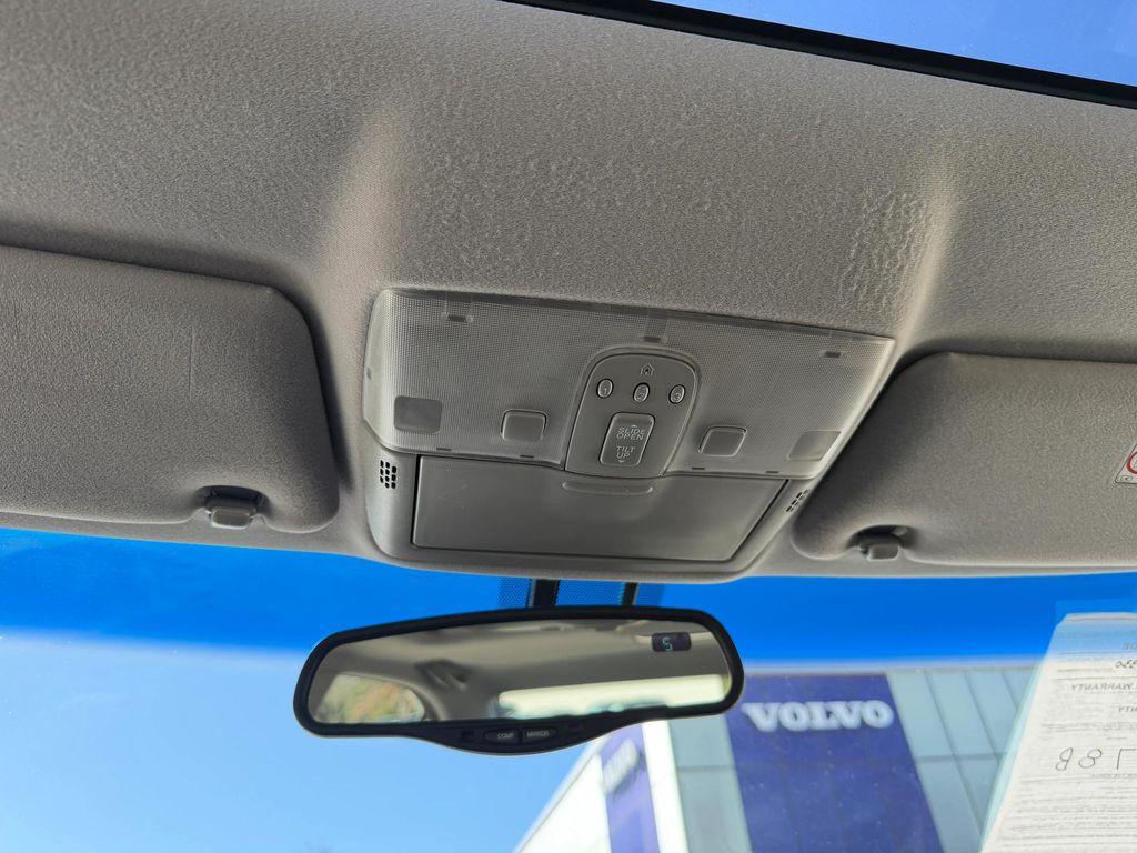 used 2005 Lexus ES 330 car, priced at $5,900